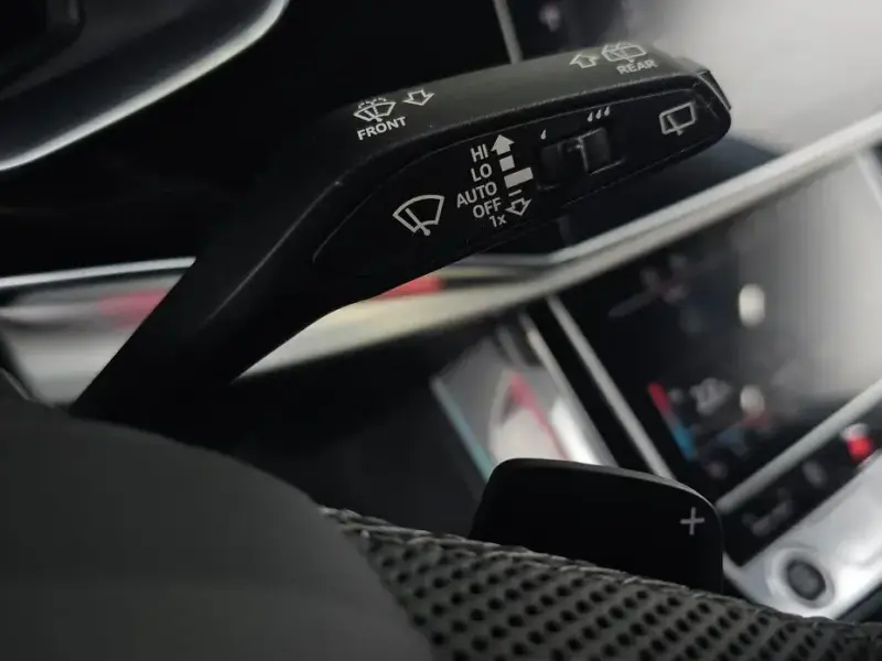 2023 Audi Q8 с пробегом 36 770 км
