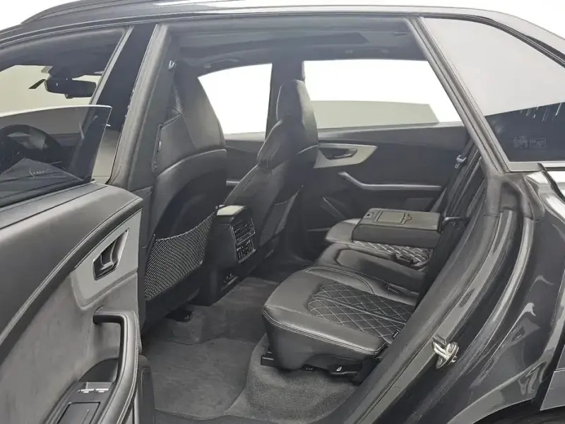 2023 Audi Q8 с пробегом 36 770 км