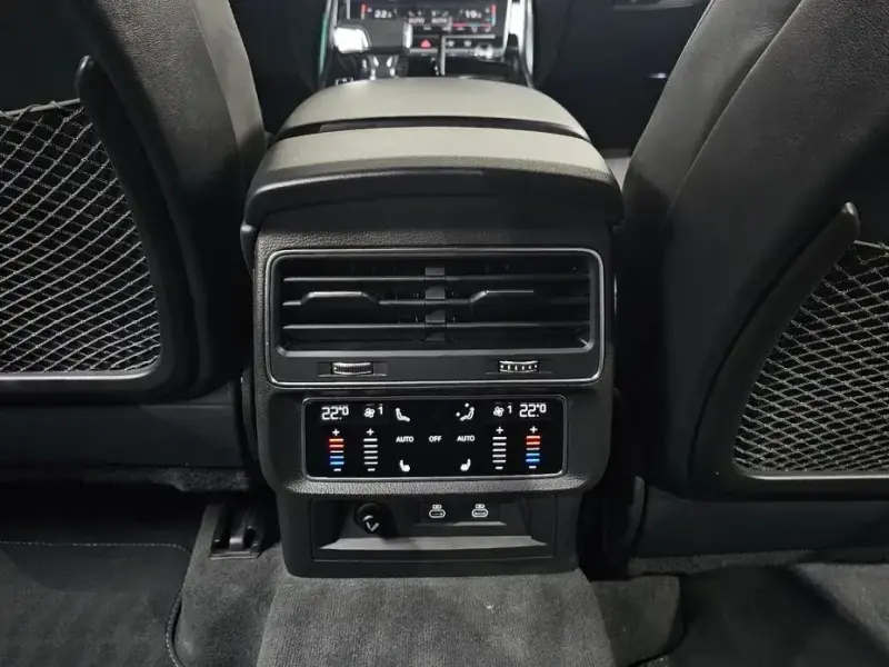2023 Audi Q8 с пробегом 36 770 км