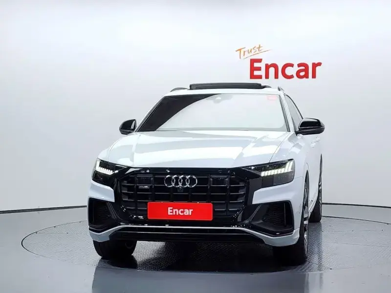 2023 Audi Q8 с пробегом 40 986 км