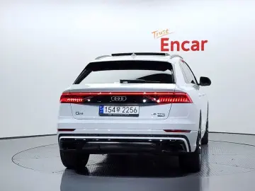 2023 Audi Q8 с пробегом 40 986 км