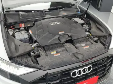 2023 Audi Q8 с пробегом 40 986 км