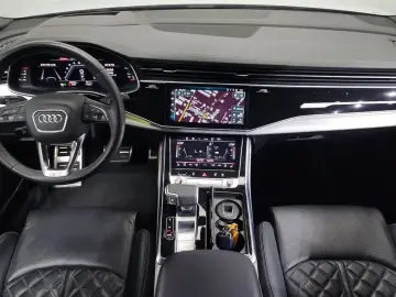 2023 Audi Q8 с пробегом 40 986 км