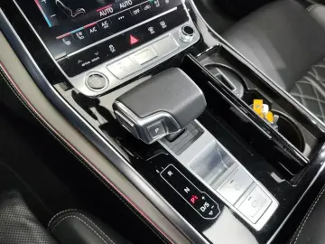 2023 Audi Q8 с пробегом 40 986 км