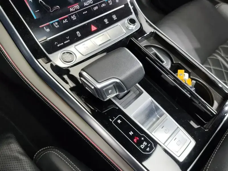 2023 Audi Q8 с пробегом 40 986 км