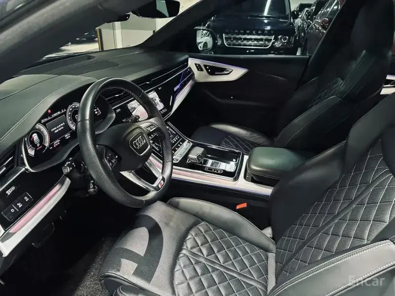 2022 Audi Q8 с пробегом 34 459 км