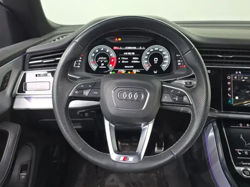 2021 Audi Q8 с пробегом 47 250 км
