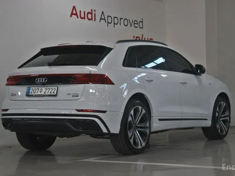 2023 Audi Q8 с пробегом 23 200 км