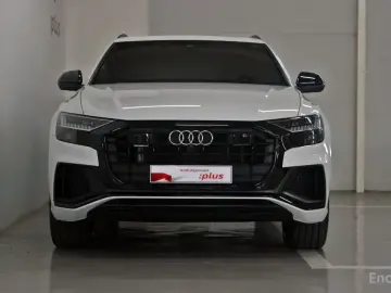 2023 Audi Q8 с пробегом 23 200 км