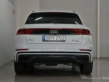 2023 Audi Q8 с пробегом 23 200 км