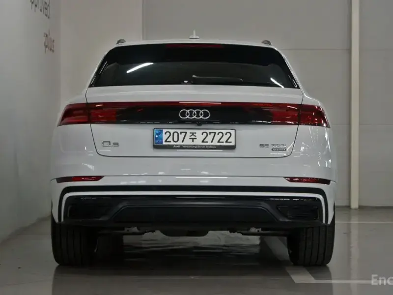 2023 Audi Q8 с пробегом 23 200 км