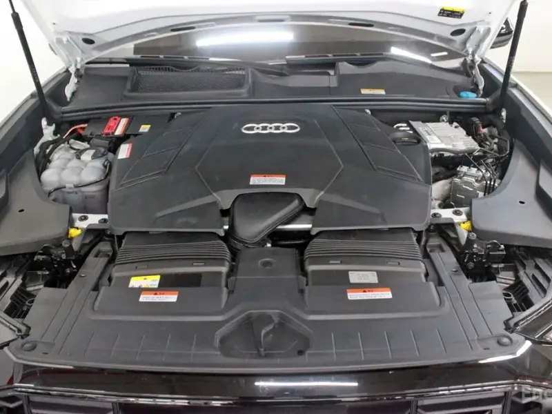 2023 Audi Q8 с пробегом 23 200 км