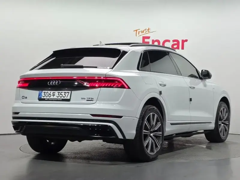 2021 Audi Q8 с пробегом 92 608 км