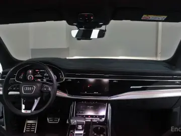 2023 Audi Q8 с пробегом 23 200 км