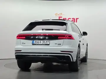 2021 Audi Q8 с пробегом 92 608 км