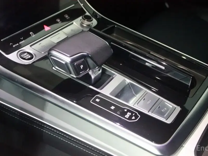 2023 Audi Q8 с пробегом 23 200 км