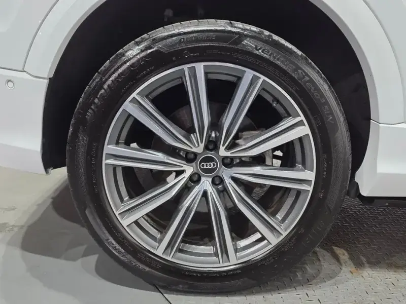 2021 Audi Q8 с пробегом 92 608 км