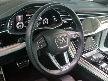 2023 Audi Q8 с пробегом 23 200 км