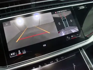 2023 Audi Q8 с пробегом 23 200 км
