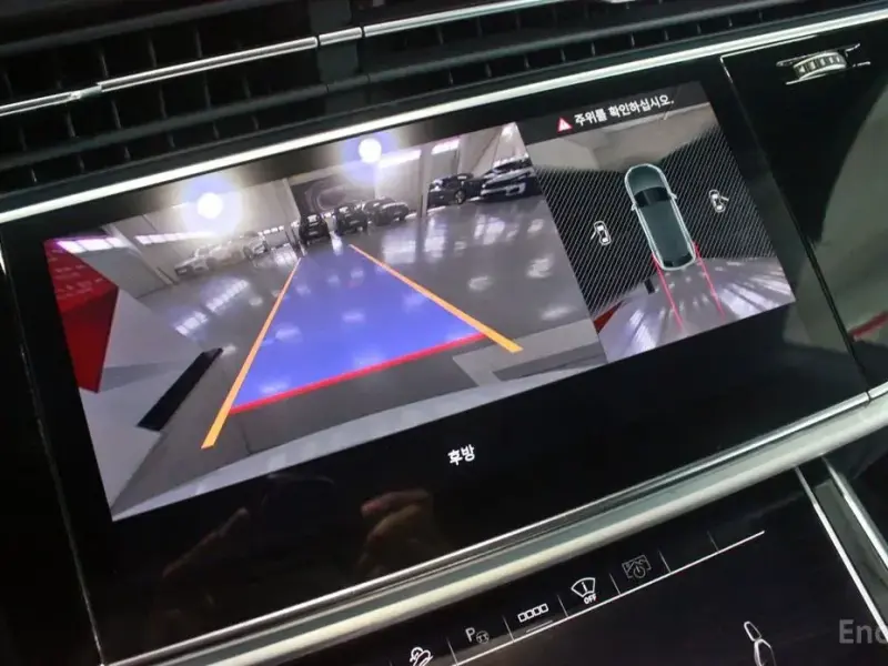 2023 Audi Q8 с пробегом 23 200 км