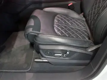 2023 Audi Q8 с пробегом 23 200 км