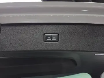 2021 Audi Q8 с пробегом 92 608 км