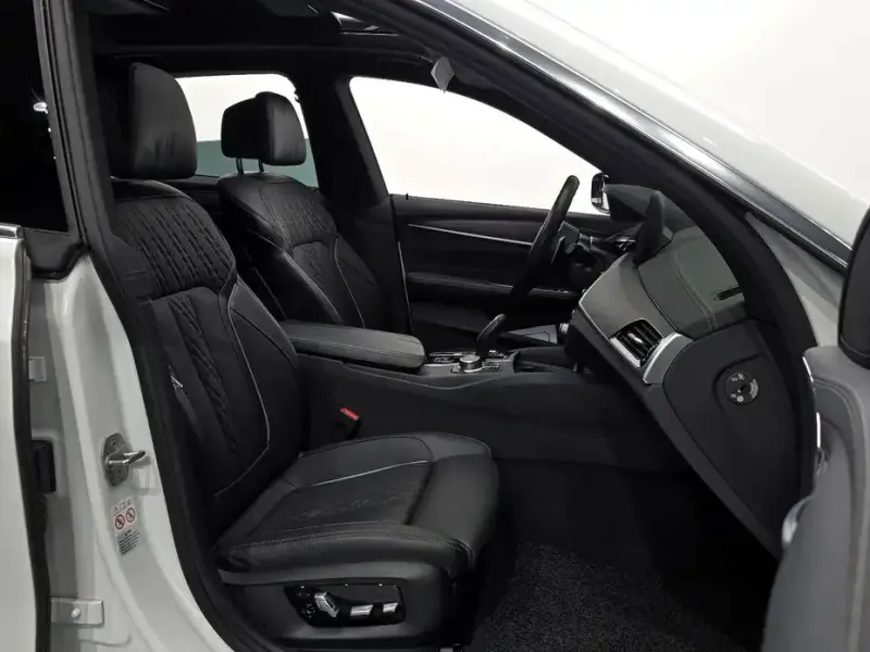 2022 BMW 6 серии с пробегом 49 411 км