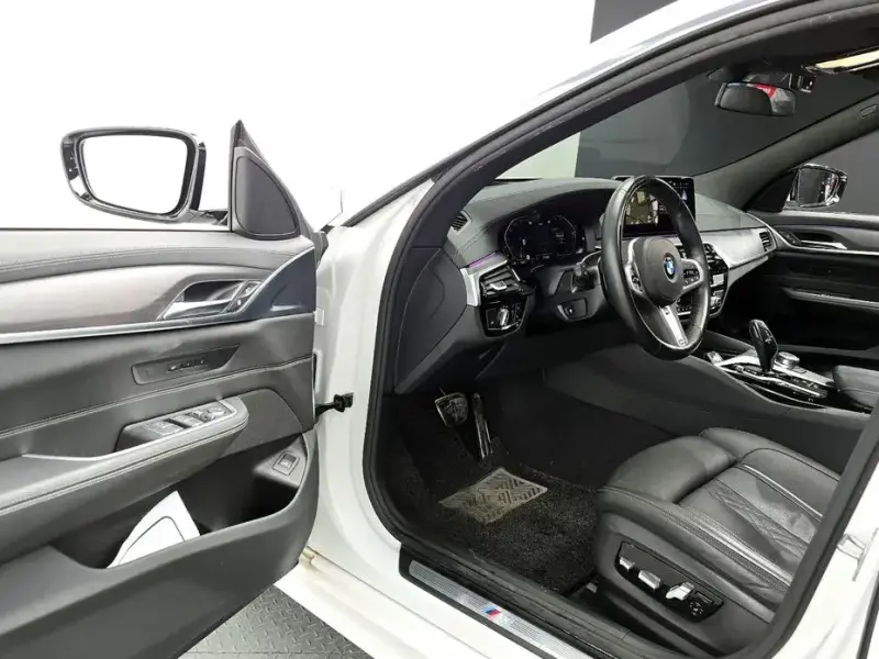 2022 BMW 6 серии с пробегом 49 411 км