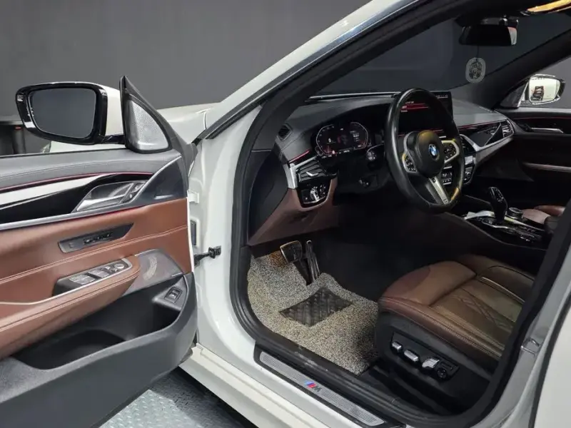 2022 BMW 6 серии с пробегом 75 954 км