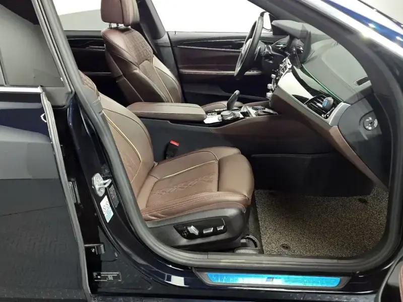 2021 BMW 6 серии с пробегом 50 323 км