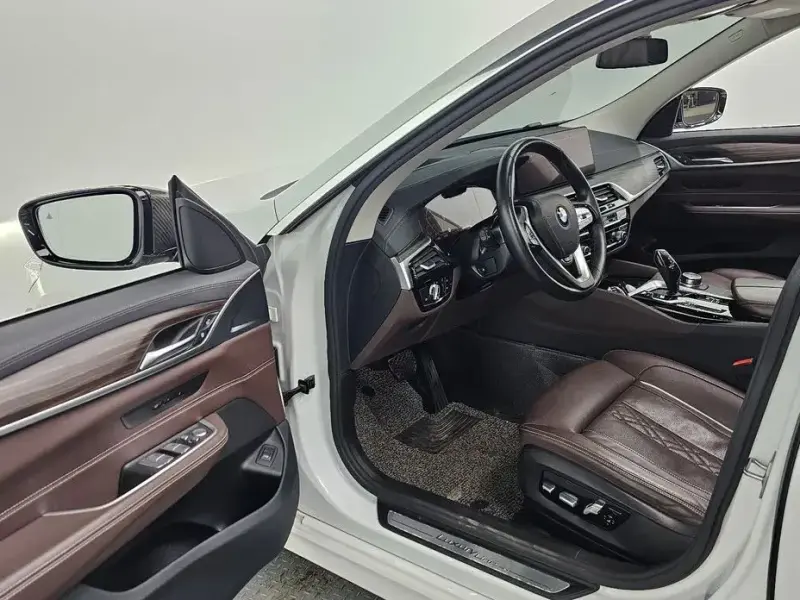 2022 BMW 6 серии с пробегом 52 597 км