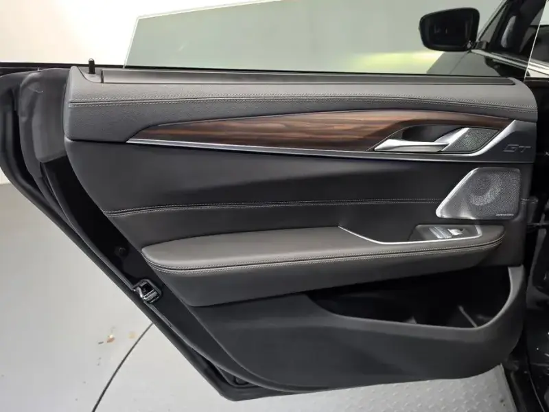 2023 BMW 6 серии с пробегом 100 356 км