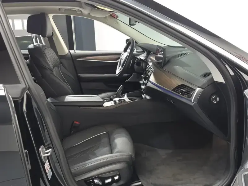 2023 BMW 6 серии с пробегом 100 356 км