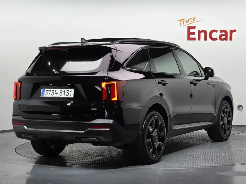 2025 Kia Sorento с пробегом 10 444 км