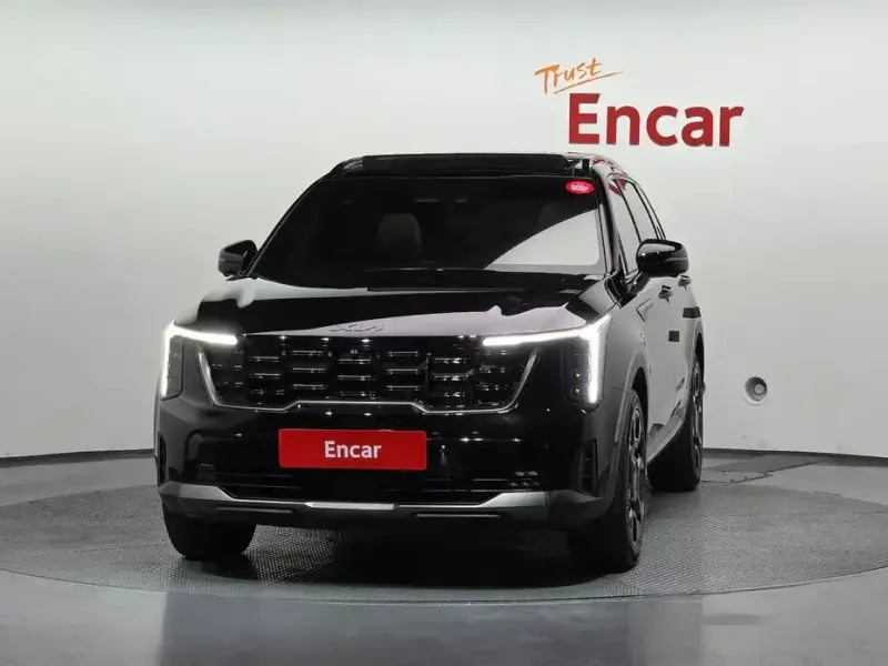 2025 Kia Sorento с пробегом 10 444 км