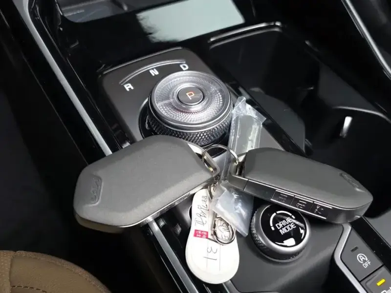 2025 Kia Sorento с пробегом 10 444 км