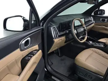 2025 Kia Sorento с пробегом 10 444 км