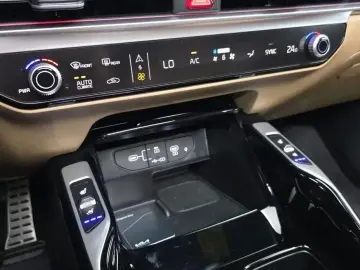 2025 Kia Sorento с пробегом 10 444 км