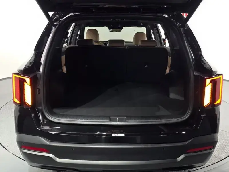 2025 Kia Sorento с пробегом 10 444 км