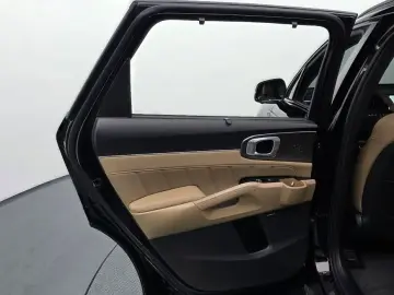 2025 Kia Sorento с пробегом 10 444 км