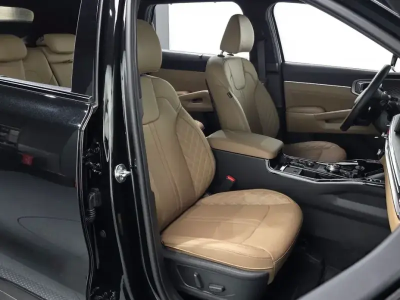 2025 Kia Sorento с пробегом 10 444 км