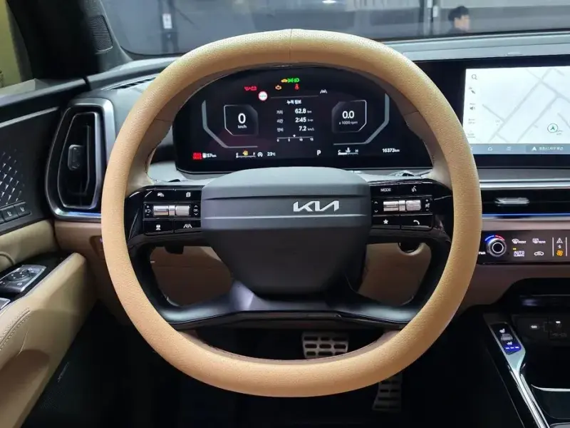 2025 Kia Sorento с пробегом 16 373 км