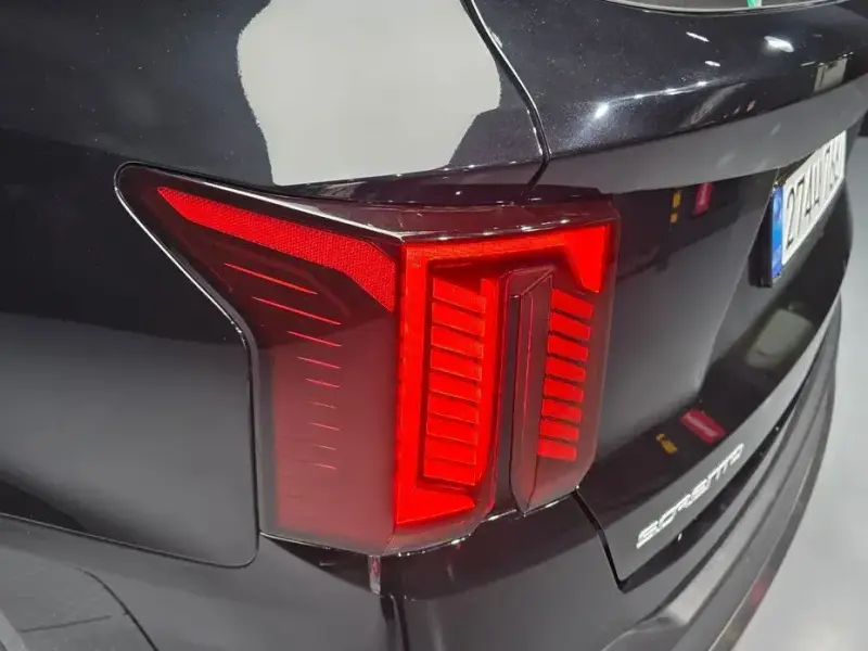 2025 Kia Sorento с пробегом 16 373 км