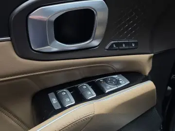 2025 Kia Sorento с пробегом 16 373 км