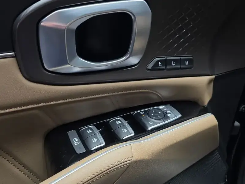 2025 Kia Sorento с пробегом 16 373 км