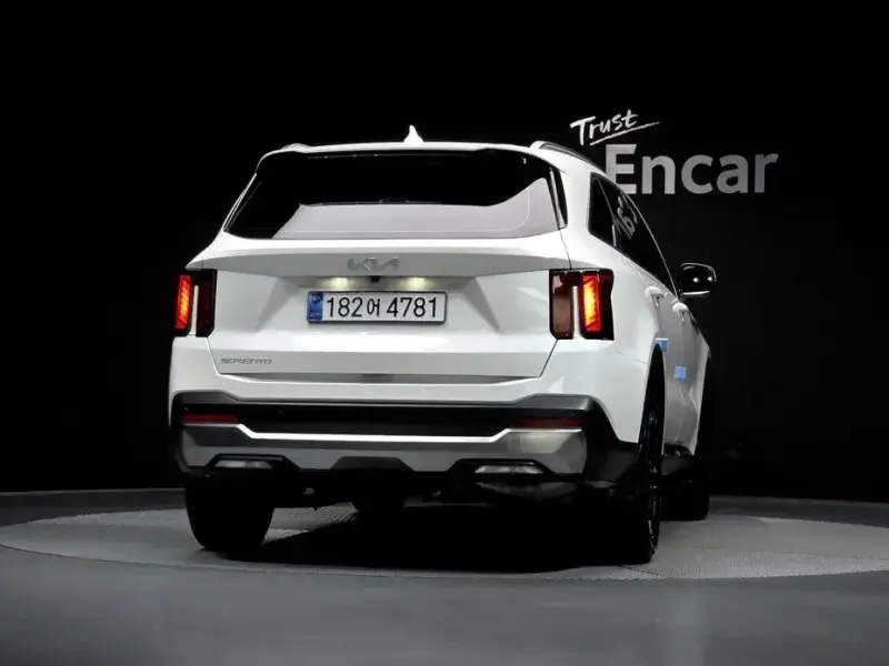 2025 Kia Sorento с пробегом 15 479 км