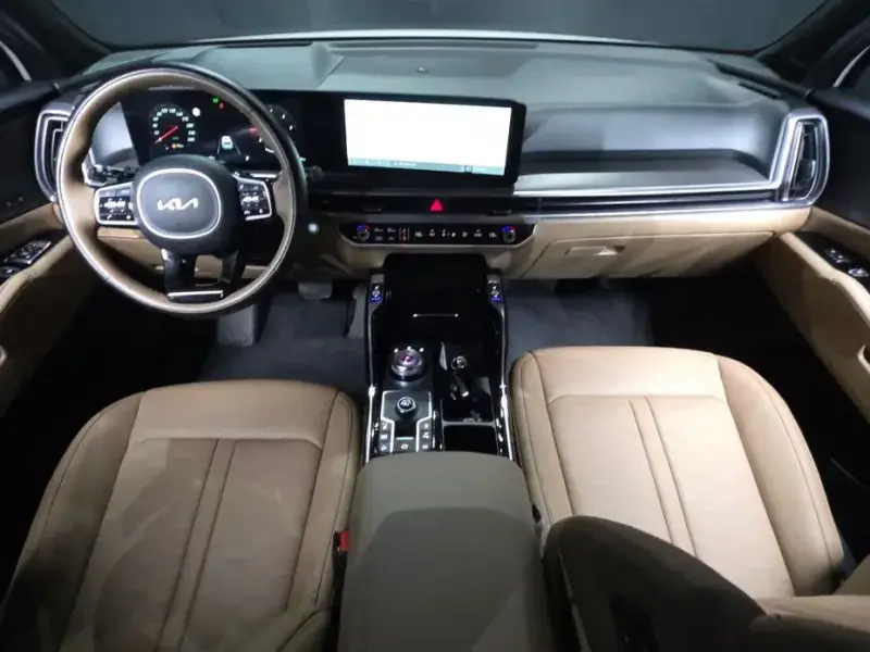 2025 Kia Sorento с пробегом 15 479 км