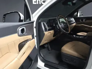 2025 Kia Sorento с пробегом 15 479 км
