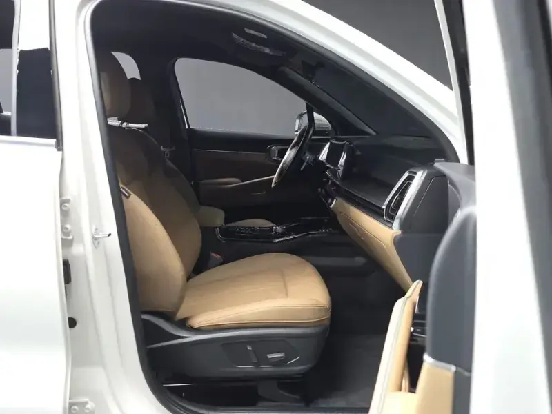 2025 Kia Sorento с пробегом 15 479 км