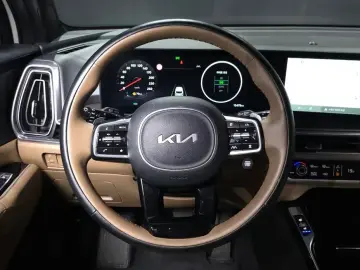 2025 Kia Sorento с пробегом 15 479 км
